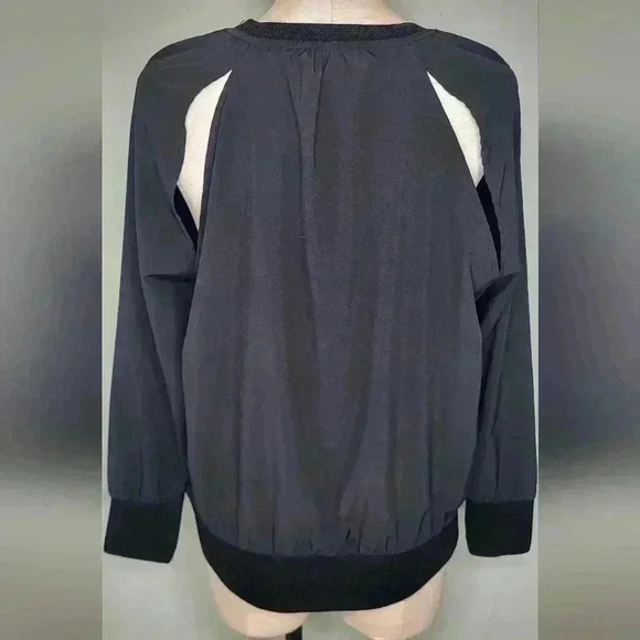 Fabletics Lola Long Sleeve Athletic Top M Crew Neck Pullover Activewear Black - Picture 5 of 10